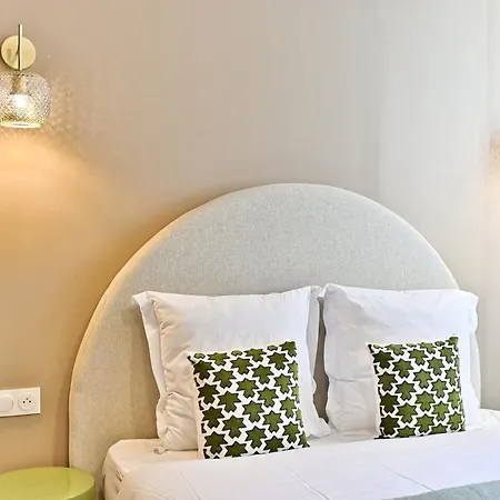 Cozy Air-conditioned For Comfort & Quiet Apartment
