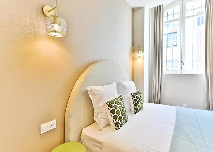 Cozy Air-conditioned For Comfort & Quiet